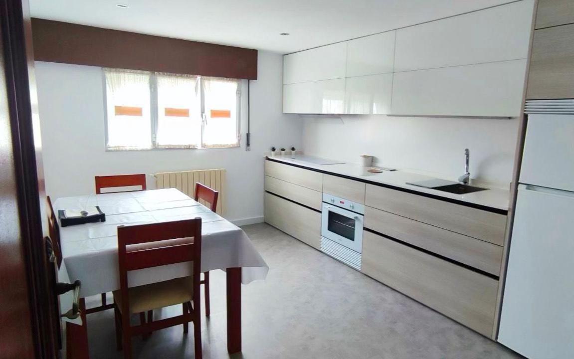 Acogedor Atico Cerca Del Mar By Bebalmy Apartment O Grove Bagian luar foto